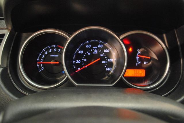 Nissan Versa 2011 photo 19