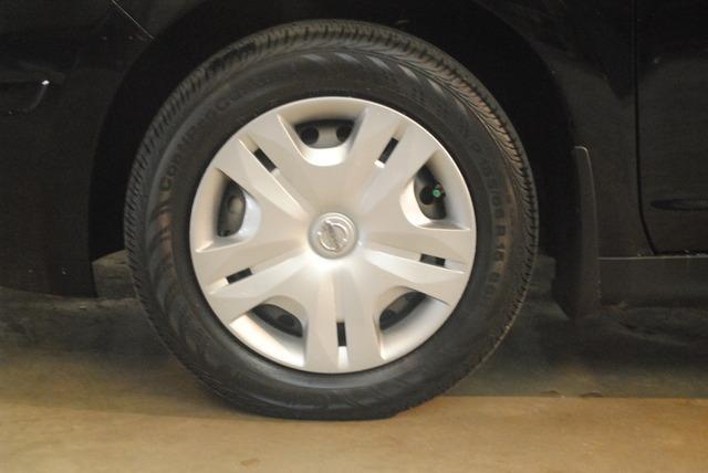 Nissan Versa 2011 photo 25