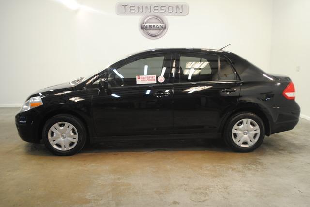 Nissan Versa 2011 photo 3