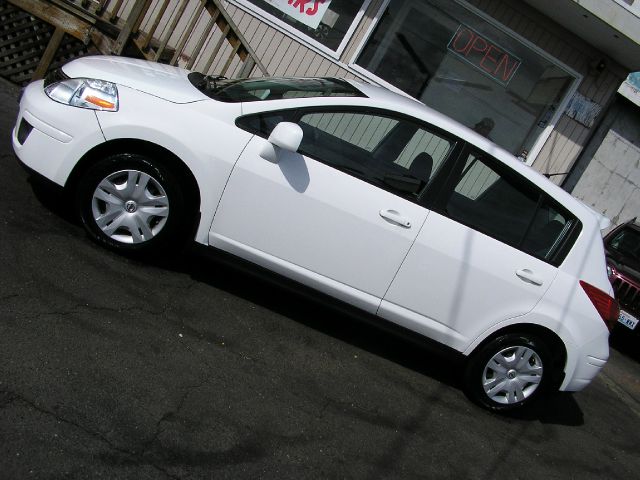 Nissan Versa Unknown Hatchback