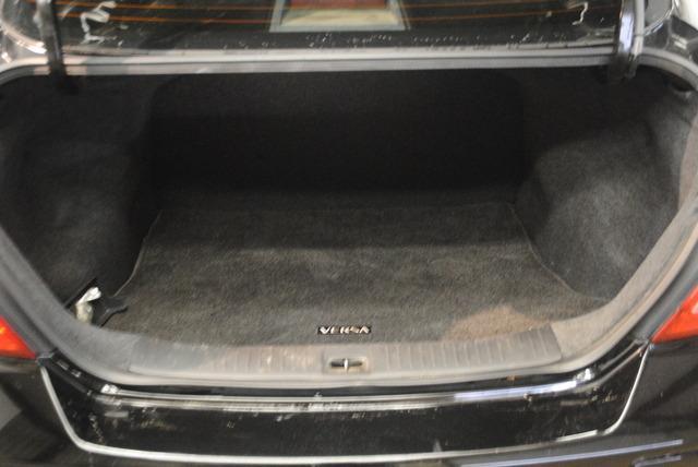 Nissan Versa 2011 photo 18