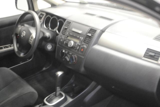 Nissan Versa 2011 photo 5