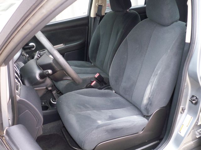 Nissan Versa 2011 photo 4