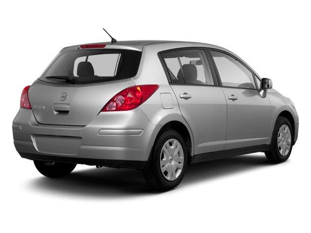 Nissan Versa 2011 photo 3