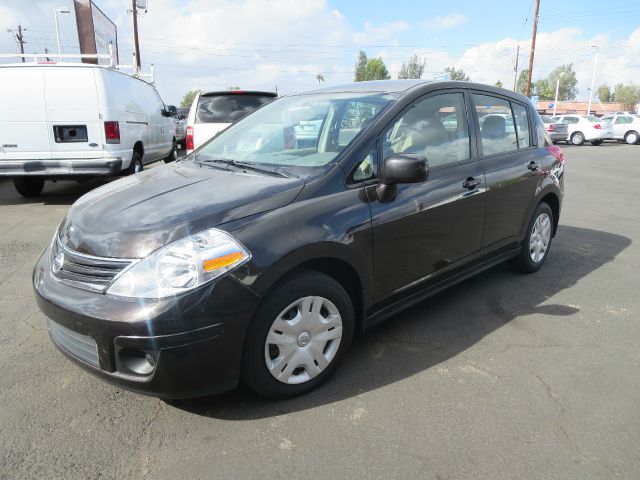 Nissan Versa 2011 photo 4