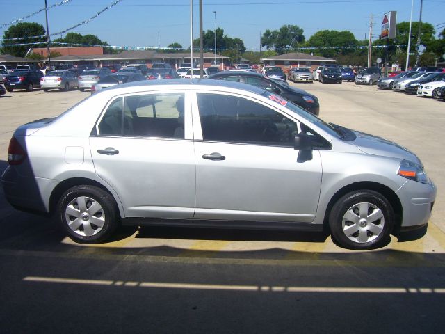 Nissan Versa Ws6 Lt 1 Sedan