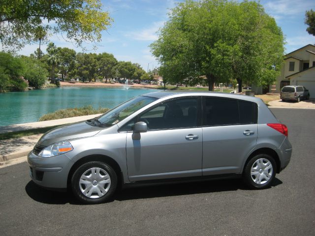 Nissan Versa 2011 photo 6