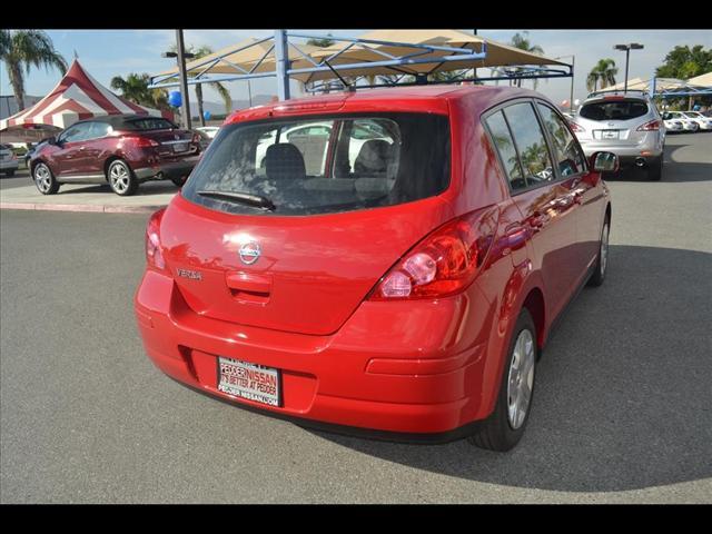 Nissan Versa 2012 photo 5