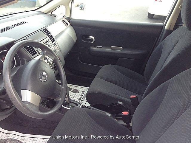 Nissan Versa 2012 photo 1