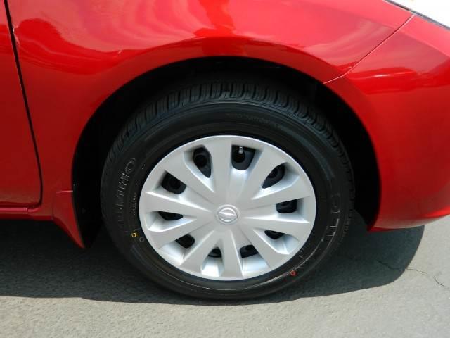 Nissan Versa 2012 photo 2