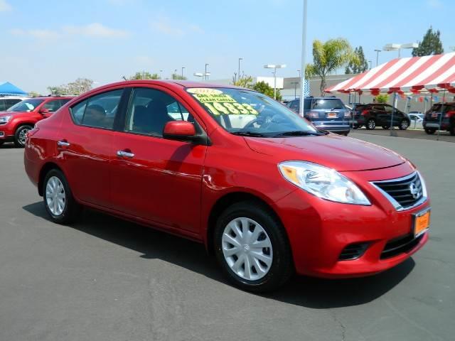 Nissan Versa 2012 photo 3