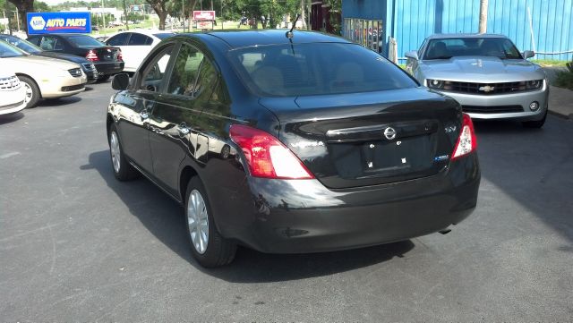 Nissan Versa 2012 photo 3