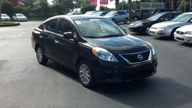 Nissan Versa 2012 photo 4