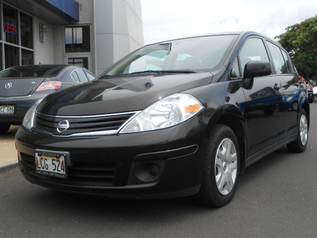 Nissan Versa Carrera C4S Hatchback