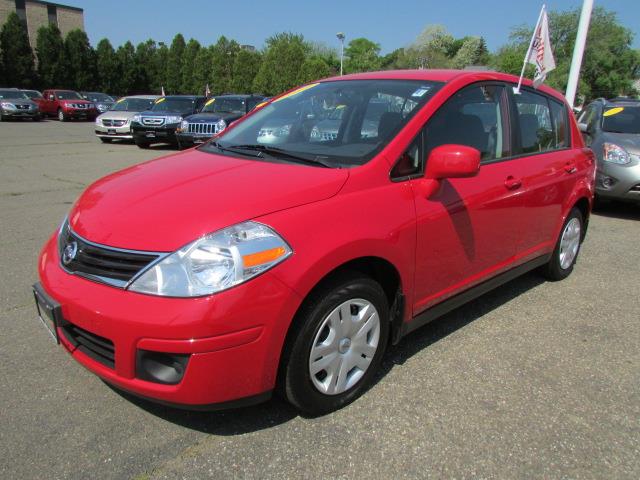 Nissan Versa 2012 photo 2