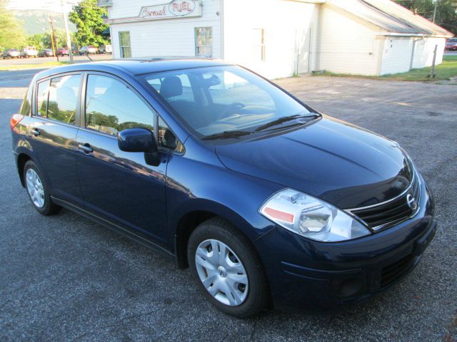 Nissan Versa 2012 photo 1