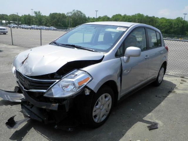 Nissan Versa 2012 photo 3