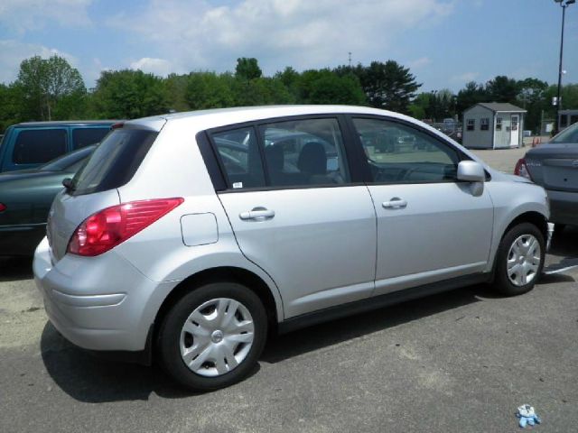 Nissan Versa 2012 photo 4