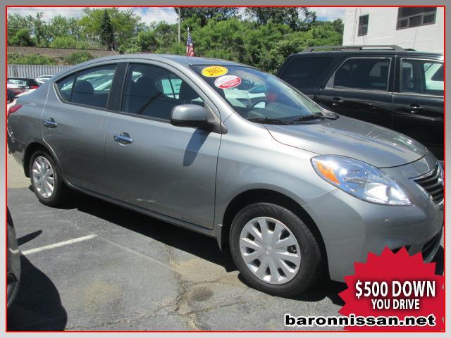 Nissan Versa 2012 photo 4