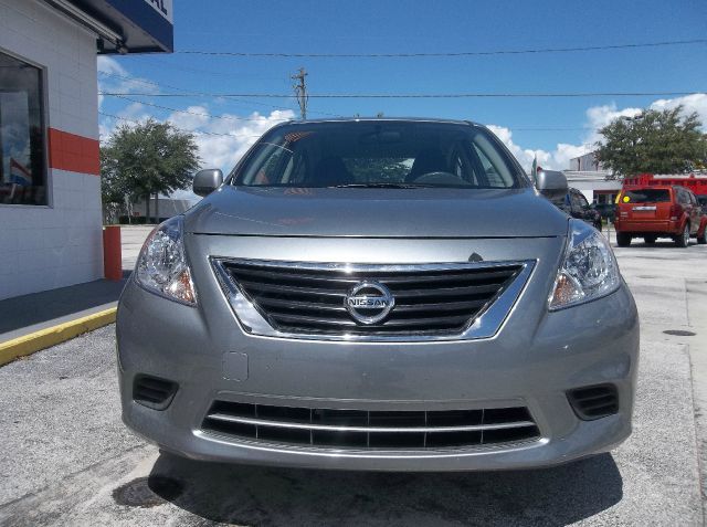 Nissan Versa 2012 photo 3