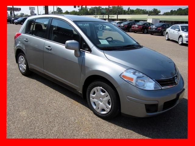 Nissan Versa Unknown Hatchback
