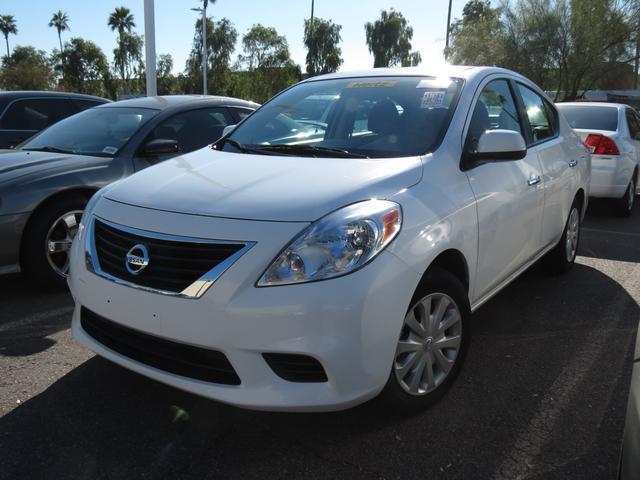 Nissan Versa 2012 photo 4