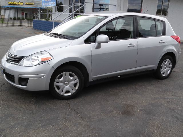Nissan Versa 2012 photo 4