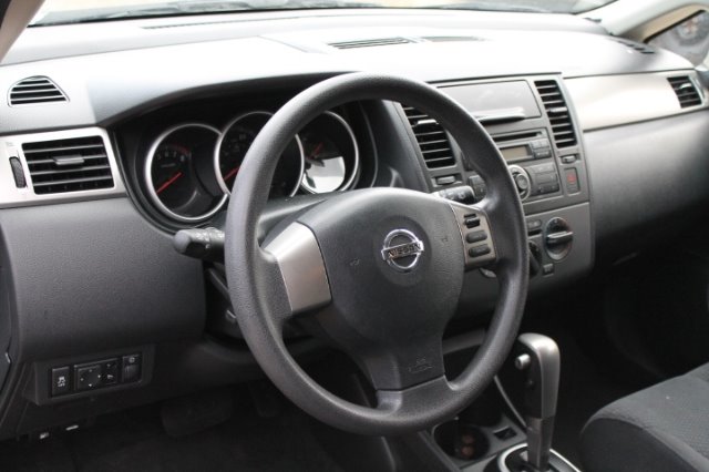 Nissan Versa ILTD Hatchback
