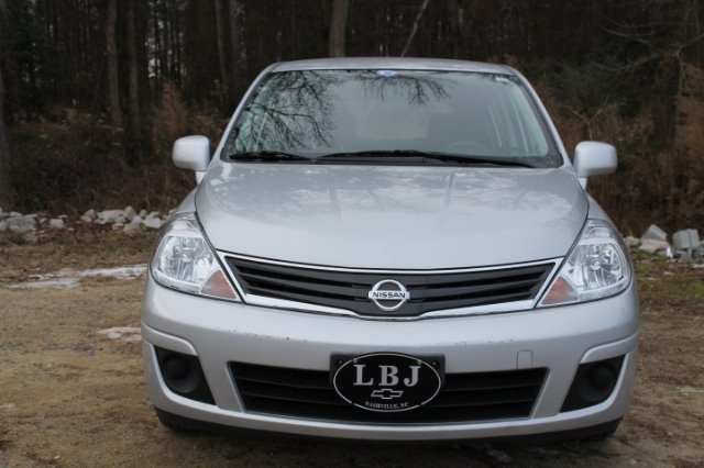 Nissan Versa 2012 photo 4