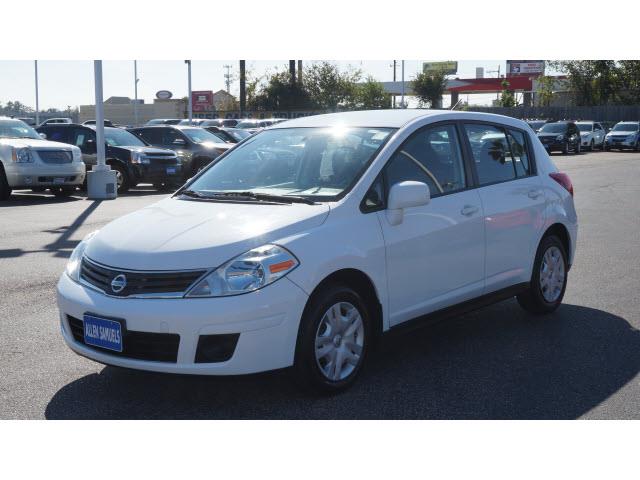 Nissan Versa E43 Hatchback