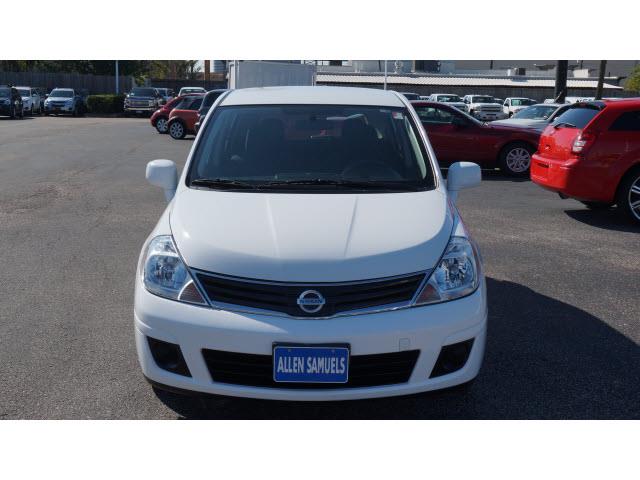 Nissan Versa 2012 photo 2