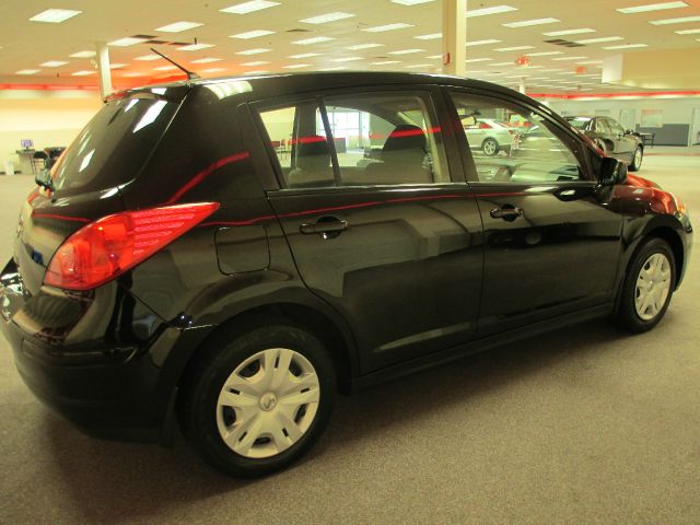 Nissan Versa 2012 photo 4