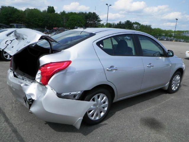 Nissan Versa 2012 photo 1