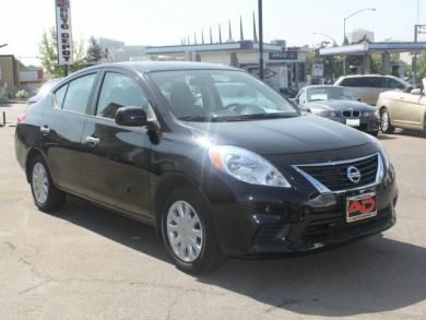 Nissan Versa LT 5 1/4 Ft Sedan