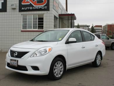 Nissan Versa Track Edition 3.8 Sedan