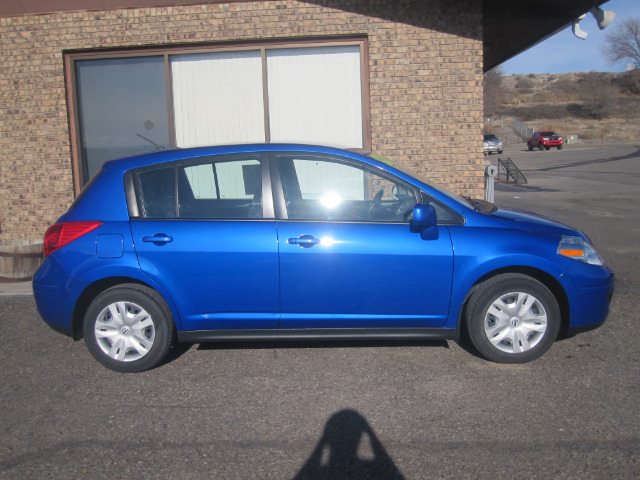 Nissan Versa 2012 photo 3