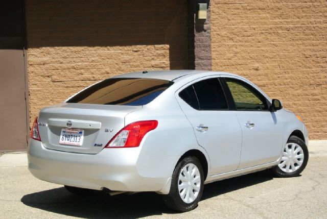 Nissan Versa 2012 photo 1