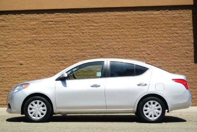 Nissan Versa 2012 photo 10