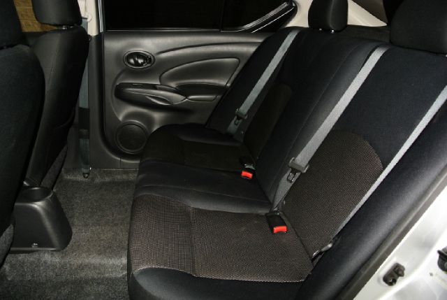Nissan Versa 2012 photo 12