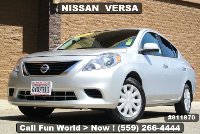 Nissan Versa 2012 photo 4