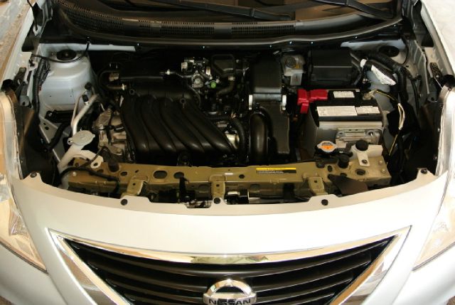 Nissan Versa 2012 photo 7