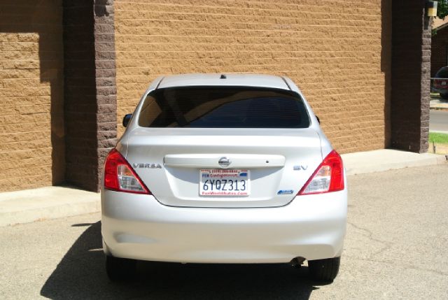 Nissan Versa 2012 photo 8
