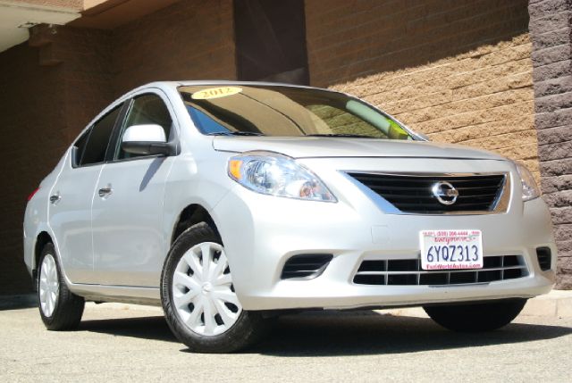 Nissan Versa 2012 photo 9