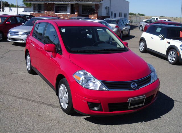 Nissan Versa 2012 photo 1