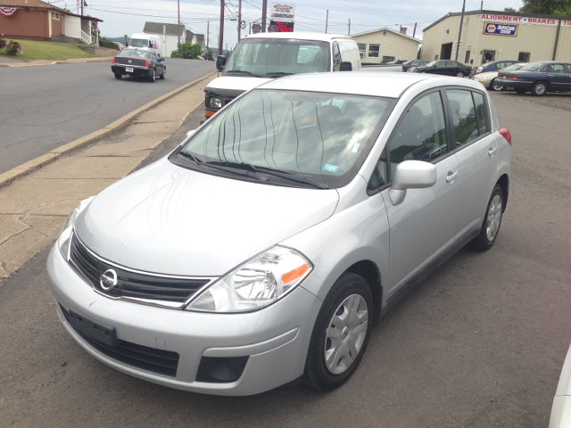 Nissan Versa 2012 photo 2