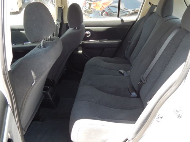 Nissan Versa 2012 photo 4