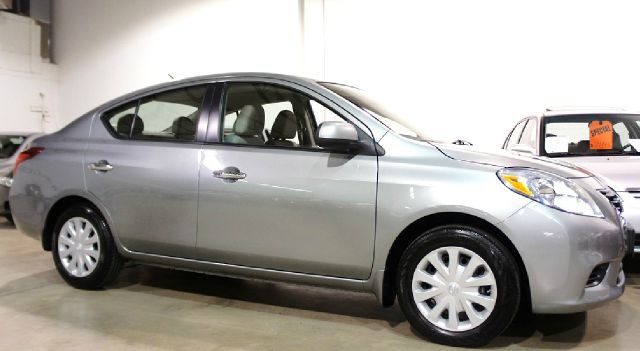 Nissan Versa 2012 photo 1