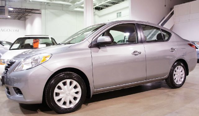 Nissan Versa 2012 photo 4