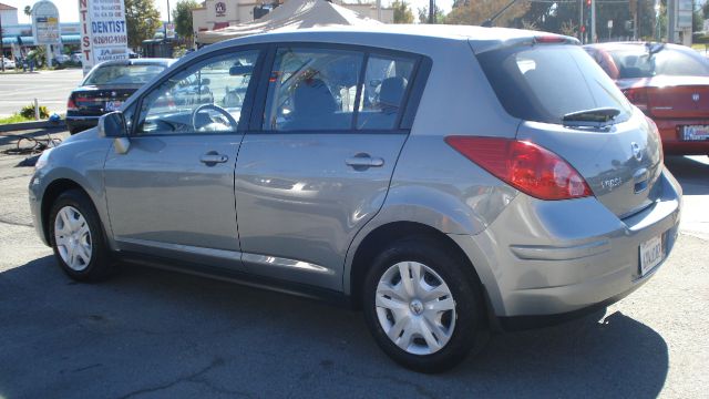 Nissan Versa 2012 photo 2