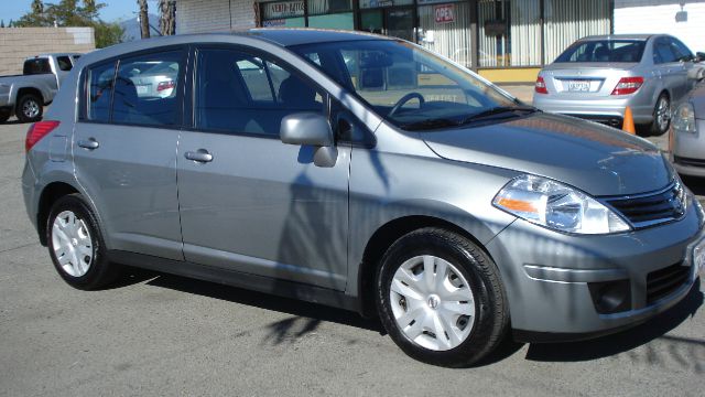 Nissan Versa 2012 photo 3